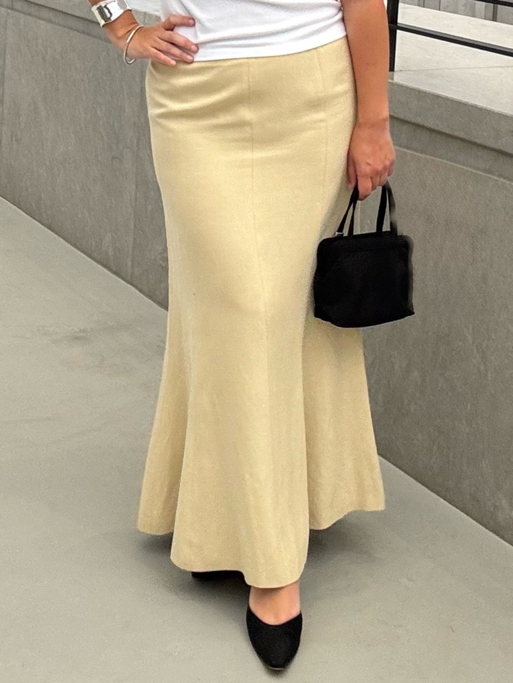 Jones New York Light Cream Maxi Skirt with Flared Hem
